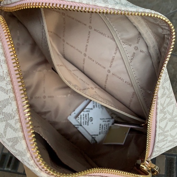 MICHAEL KORS KENLY LG POCKET XBODY POWDER BLSH MLT - Picture 15 of 16